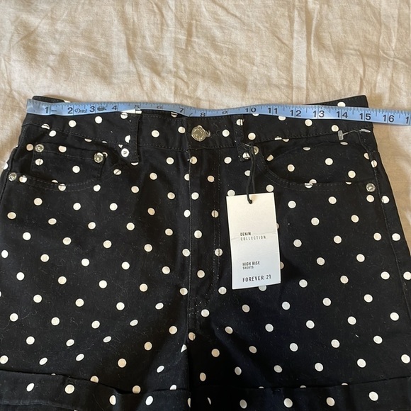 Polka-Dot Shorts NWT Shorts F21 High 29 Black Cuff Casual Summer Neutral Retro - Picture 8 of 10